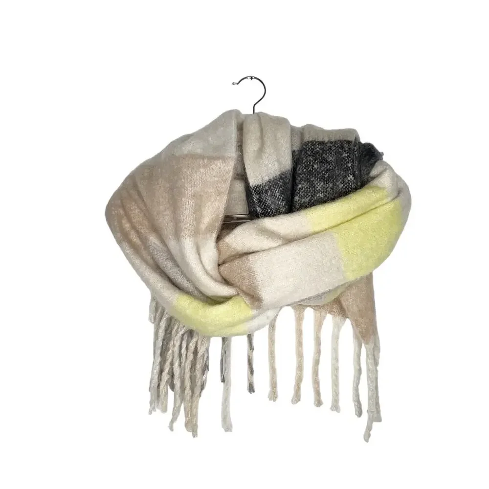 AMERICAN EAGLE NWT Plaid Fleece Tassel Long Scarf Fringed Beige Black Yellow OS